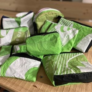 Upcycled kite pouch —> Repurposing kites for the goods🔥